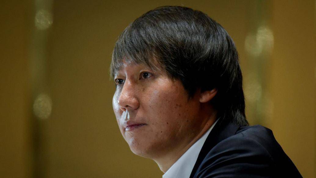 撞开老男人的宫口双性h