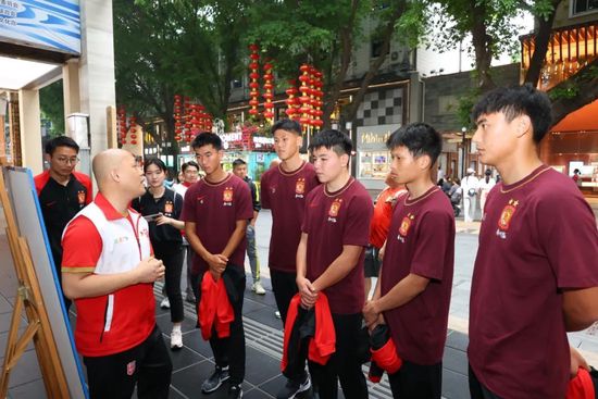 亚洲另类视频
