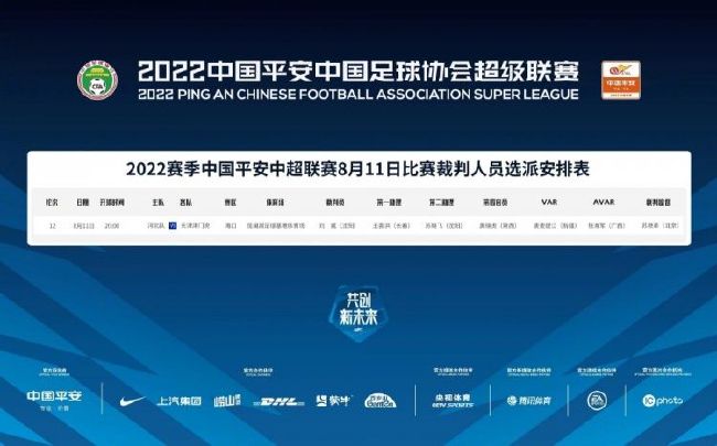 被两个男人按住吃奶好爽